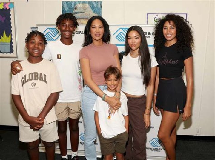 Kimora Lee Simmons Parents: Meet Joanne Perkins, Vernon Whitlock Jr.