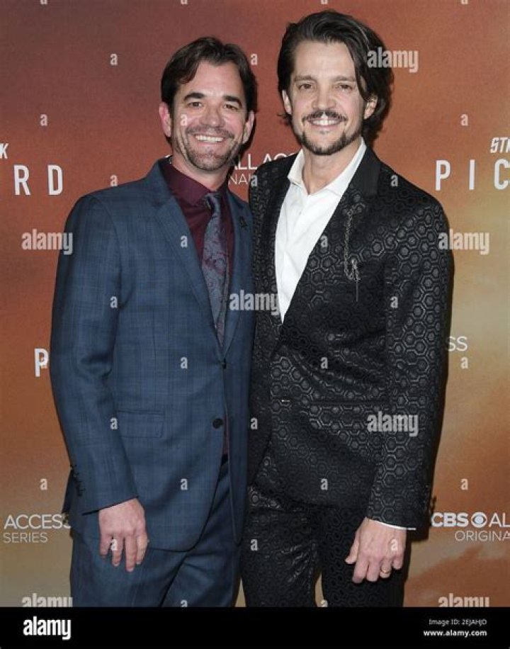 Kyle Fritz Wiki: Jonathan Del Arco Gay Partner, Net Worth, Family, Age, Bio