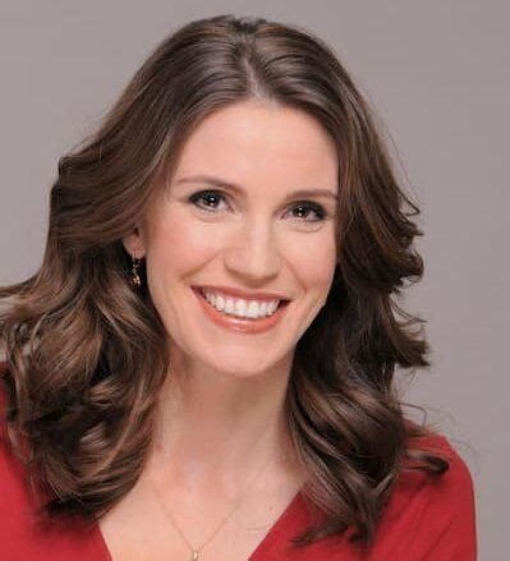 Lauren Petty Bio, Wiki, Age, Birthday, Height, Parents, Husband, NBC 5, Net Worth, and Salary