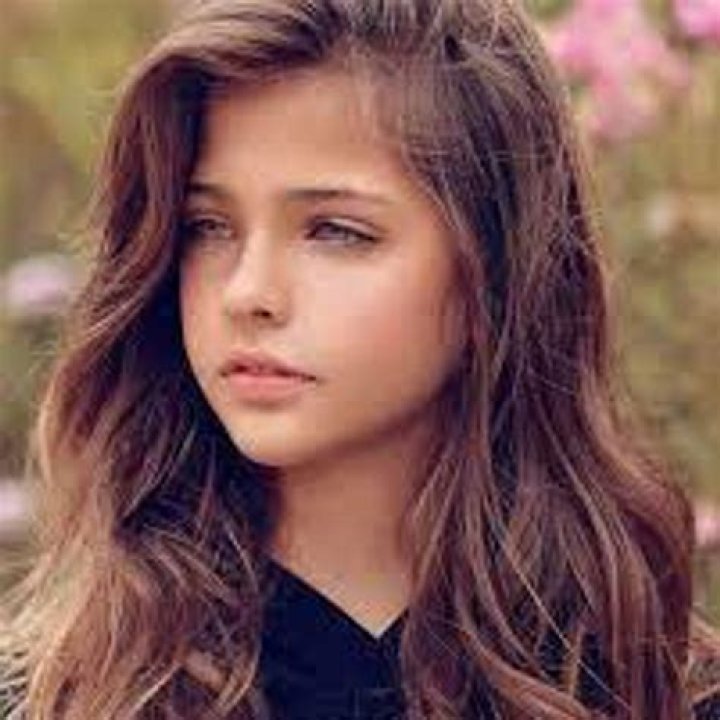 Leah Rose Clements (Model) - Age, Birthday, Bio, Facts, Family, Net Worth, Height & More