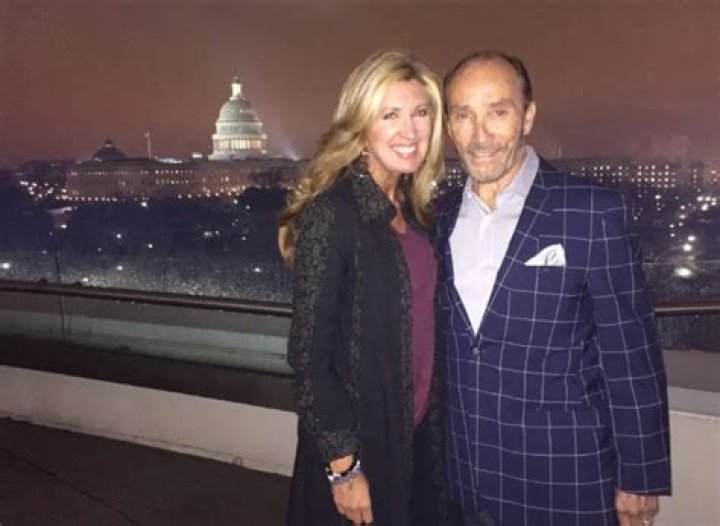 Lee Greenwood Biography, Age, Height, Wife, Net Worth, Family