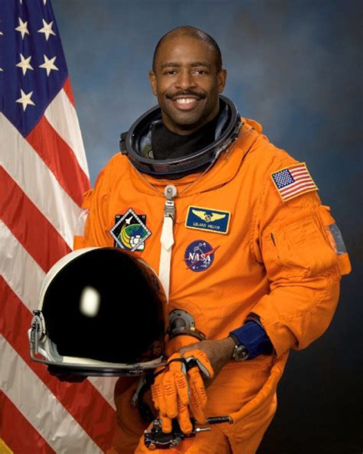 Leland D. Melvin Biography, Age, Height, Wife, Net Worth, Family