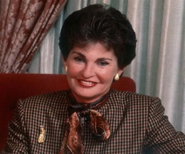 Leona Helmsley Biography, Age, Height, Husband, Net Worth, Family