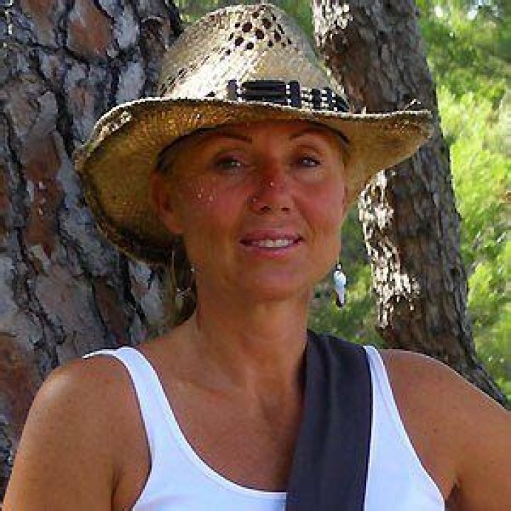 Lepa Brena (Pop Singer) - Age, Birthday, Bio, Facts, Family, Net Worth, Height & More