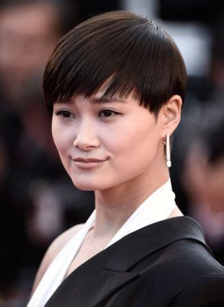 Li Yuchun Biography, Age, Height, Husband, Net Worth, Family