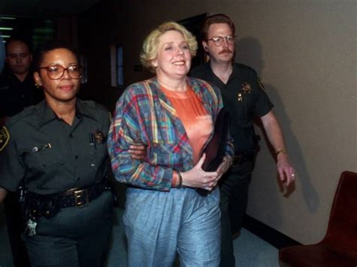 Linda Avey Biography, Age, Height, Husband, Net Worth, Family