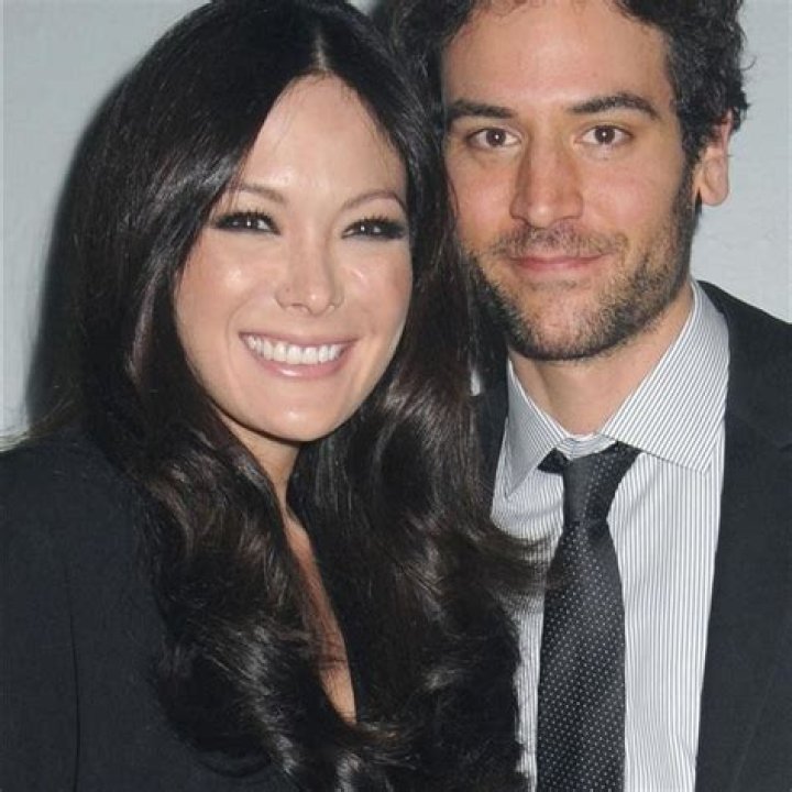 Lindsay Price Biography, Age, Height, Husband, Net Worth, Family