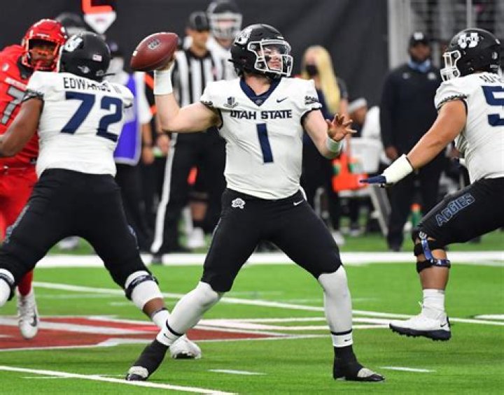 Logan Bonner Height Weight And Age – How Tall Is The Utah State QB