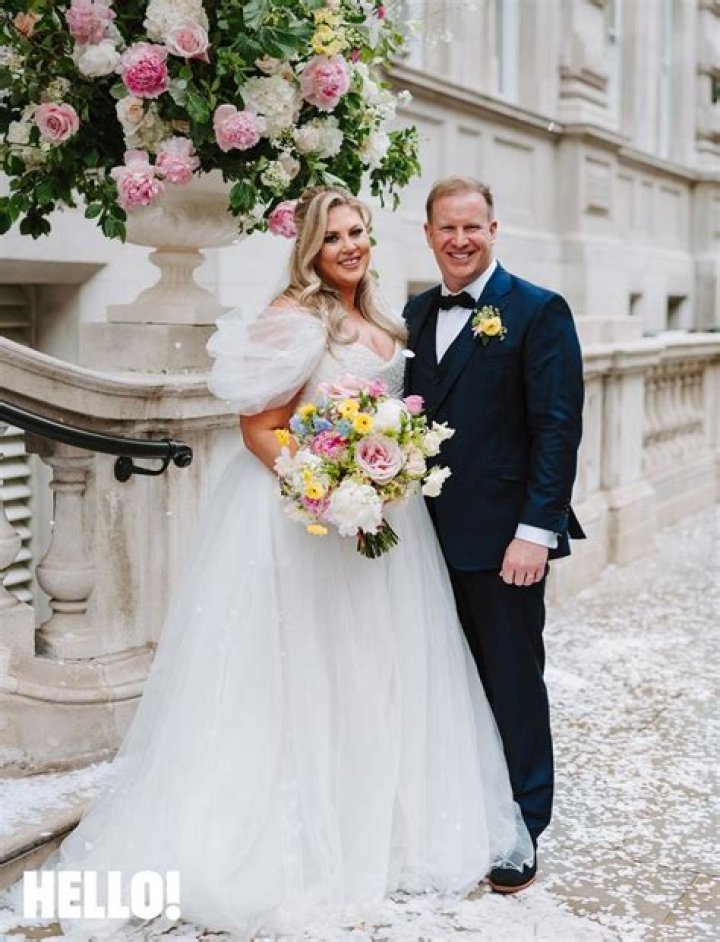 Louise Pentland Biography, Age, Height, Husband, Net Worth, Family