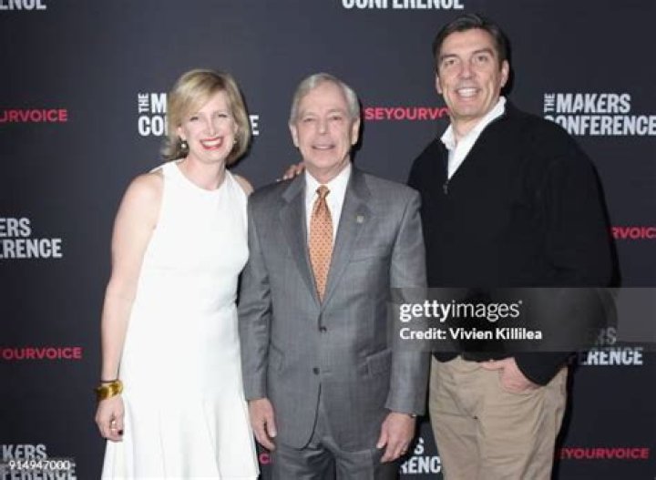 Lowell McAdam Biography, Age, Height, Wife, Net Worth, Family