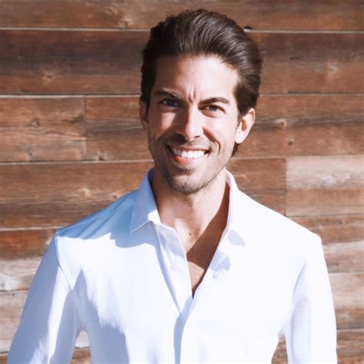 Luis D. Ortiz biografía, edad, altura, esposo, net worth, familia