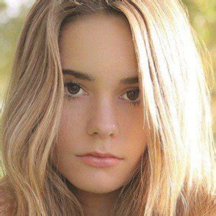 Makenzie Raine (Instagram Star) - Age, Birthday, Bio, Facts, Family, Net Worth, Height & More