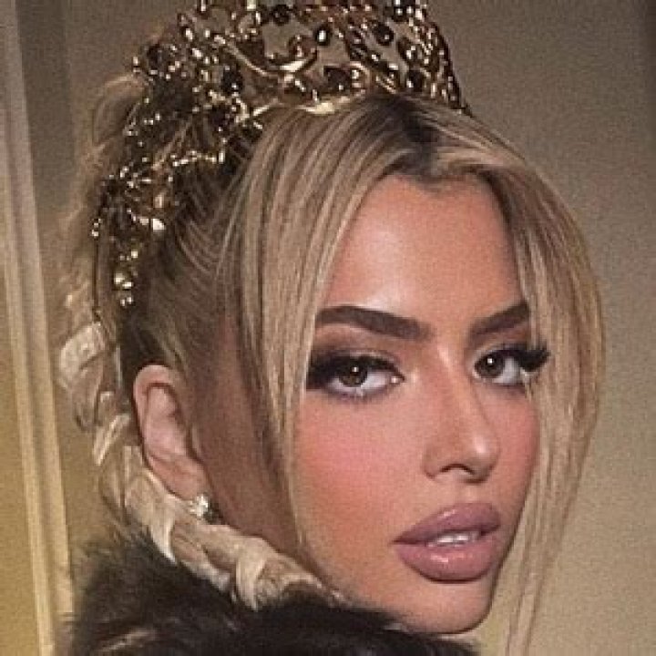 Mandana Bolourchi (Entrepreneur) - Age, Birthday, Bio, Facts, Family, Net Worth, Height & More