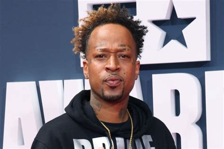 Manu Bennett biografía, edad, altura, esposo, net worth, familia