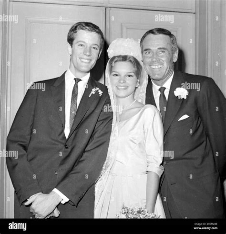 Margaret DeVogelaere Wiki [Peter Fonda Wife], Age, Family, Biography