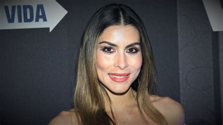 María León (Cantante Pop) - Edad, cumpleaños, biografía, hechos, familia, patrimonio neto, altura y más