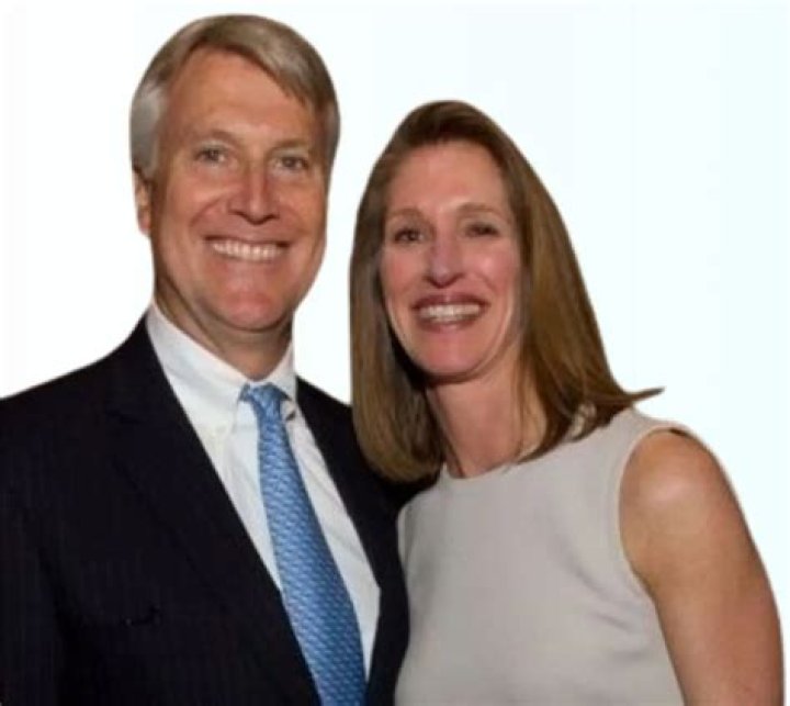 Mark Walter Biography, Age, Height, Wife, Net Worth, Family