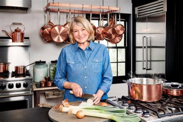 Martha Stewart Biography, Age, Height, Husband, Net Worth, Family