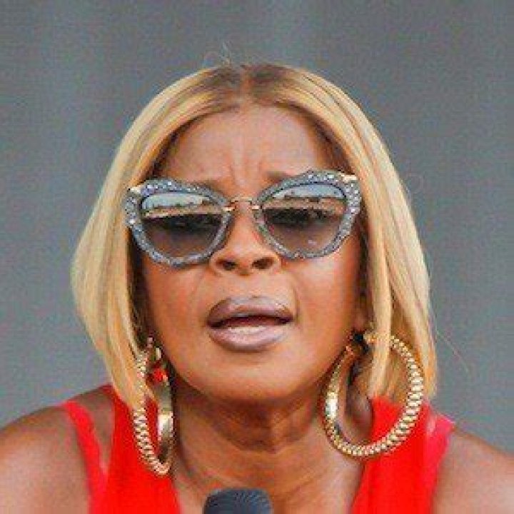 Mary J. Blige (R&B Singer) - Age, Birthday, Bio, Facts, Family, Net Worth, Height & More