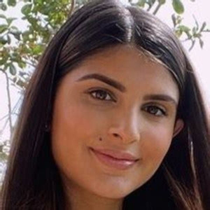 Maryam Ishtiaq (Instagram Star) - Age, Birthday, Bio, Facts, Family, Net Worth, Height & More