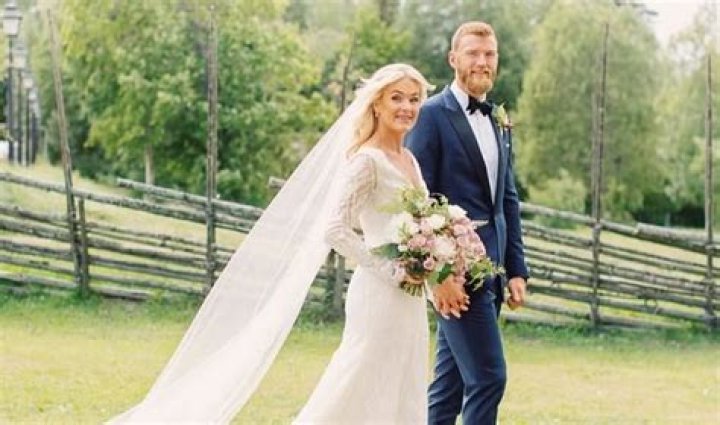 Mattias Ekholm And Wife Ida Björnstad Married In June But Renewed Their Vows This July