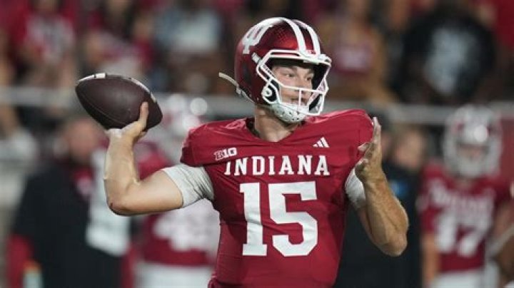 Max Garcia Salary, Net Worth, College, PFF, Jersey, Pro Bowl, Parents