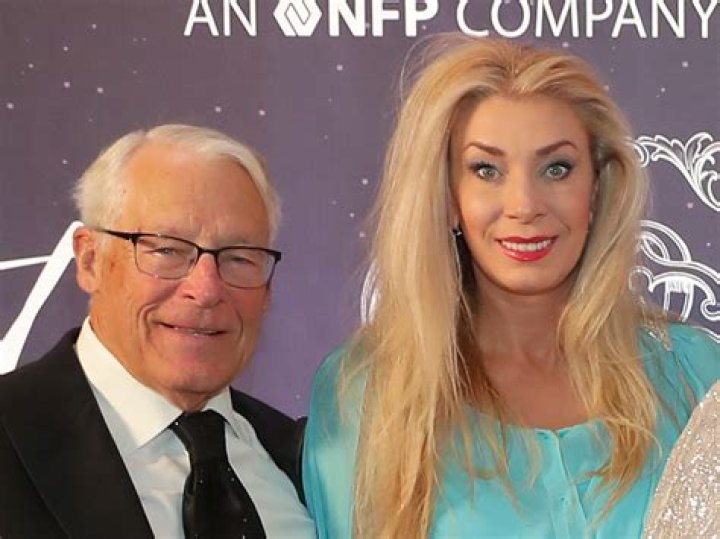 Melani Lowman-Walton Age: How Old Is Rob Walton’s Wife?