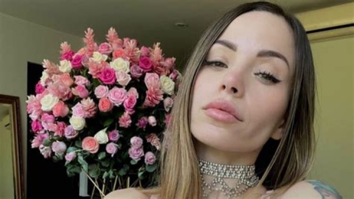 Melanie Pavola (Estrella de Instagram) - Edad, cumpleaños, biografía, hechos, familia, patrimonio neto, altura y más