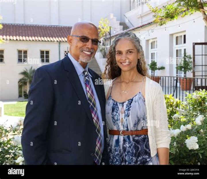 Michael Warren (actor) Biography, Age, Height, Wife, Net Worth and Family