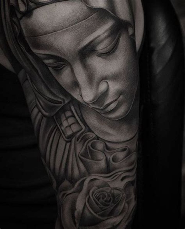 Miguel Ochoa (Tattoo Artist) - Age, Birthday, Bio, Facts, Family, Net Worth, Height & More