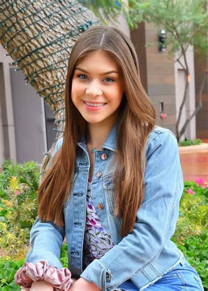 Milana Burykin (Youtuber) Biography, Wiki, Age, Height, Weight, Spouse, Children, Net Worth, Facts