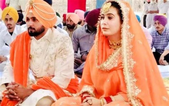 Narinder Kaur Bharaj Biography - Wiki, Age, Husband, Parents, Caste, Education, Net worth & More