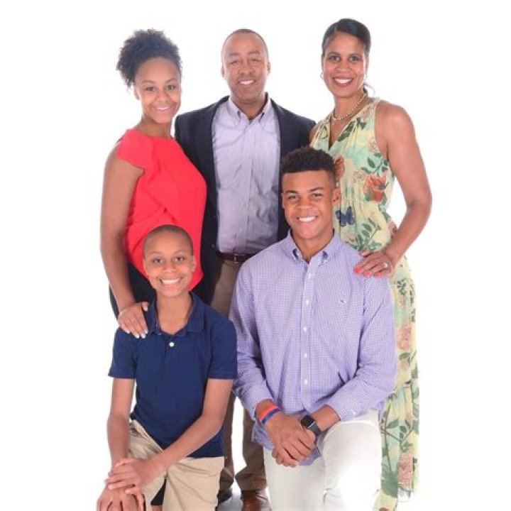 Nia Sioux Parents Are Holly Frazier And Evan Frazier