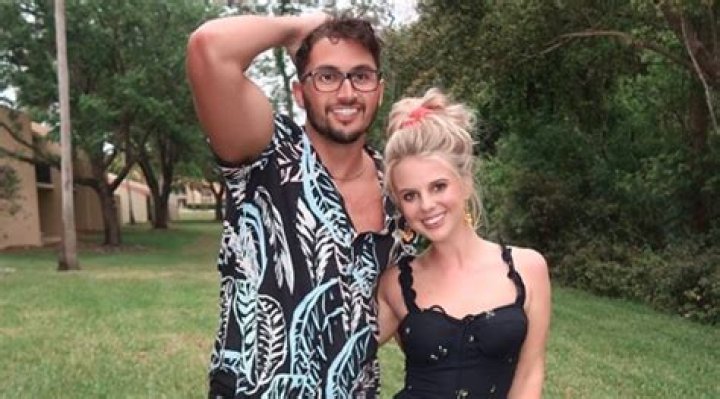 Nicole Franzel Net Worth, Wiki, Biography , Age, Height, Boyfriend, Family