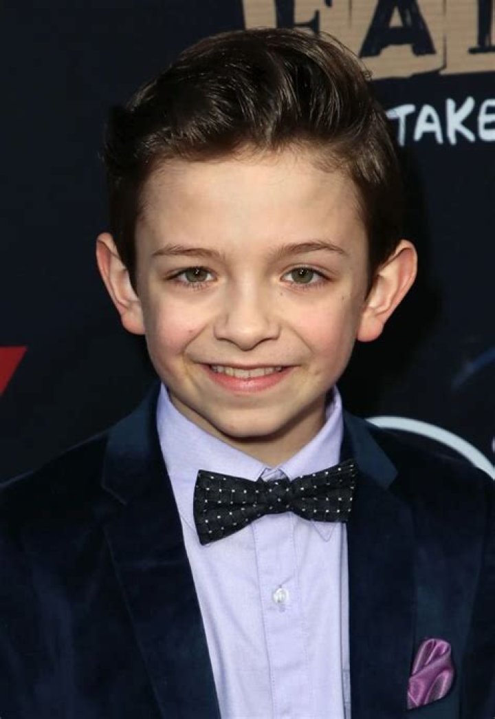 Oakes Fegley Bio, Age, Height, Parents, Girlfriend, Pete’s Dragon, Net Worth, Movies and TV Shows