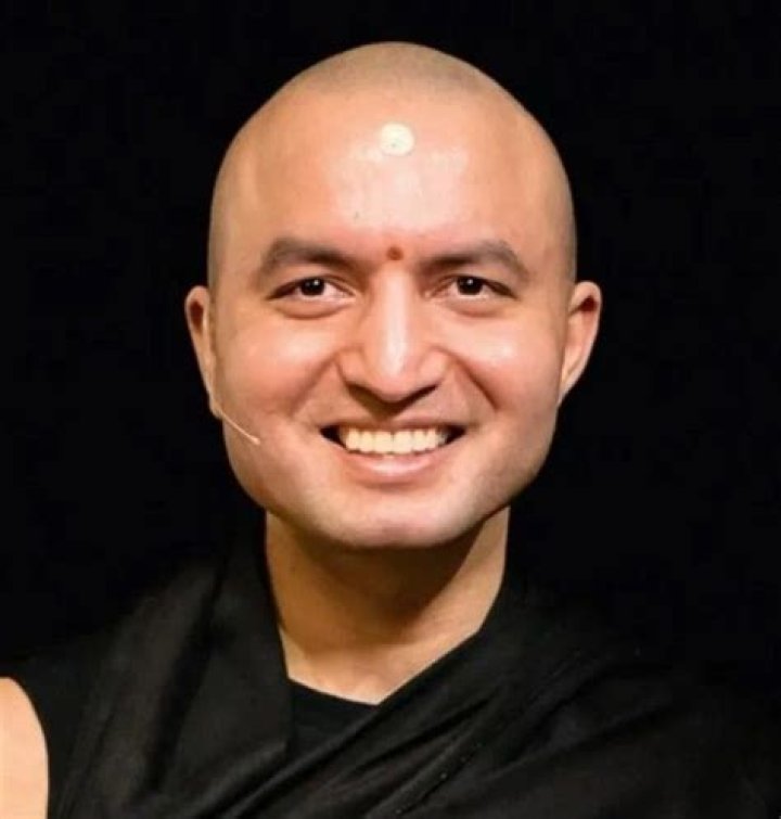 Om Swami Biography, Age, Height, Wife, Net Worth, Family