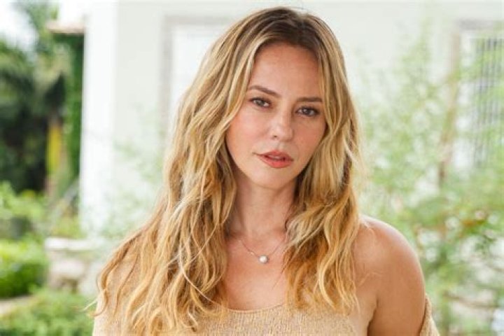 Paolla Oliveira biografía, edad, altura, esposa, net worth, familia