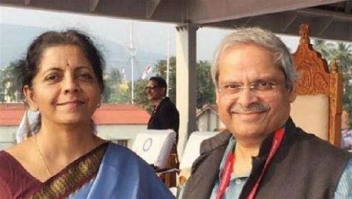 Parakala Prabhakar Biography, Age, Height, Wife, Net Worth, Family