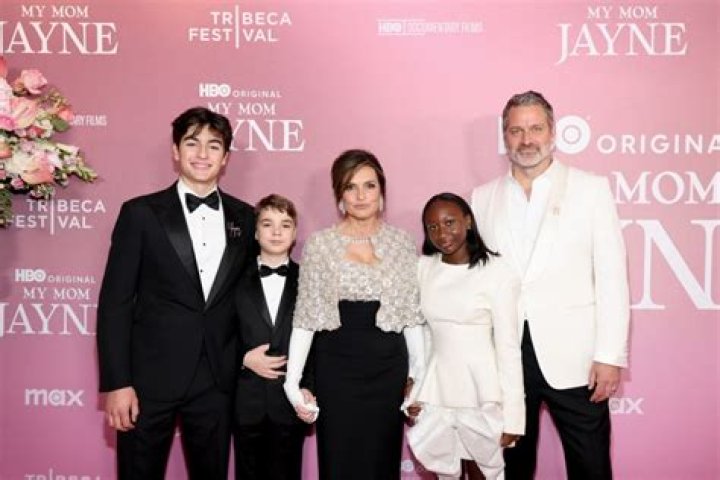 Peter Hermann (Actor)Bio, Wiki, Age, Height, Svu, Children, Wife, Siblings, Movies and TV Shows