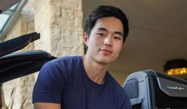 Phil Chang Biography, Age, Height, Wife, Net Worth, Family