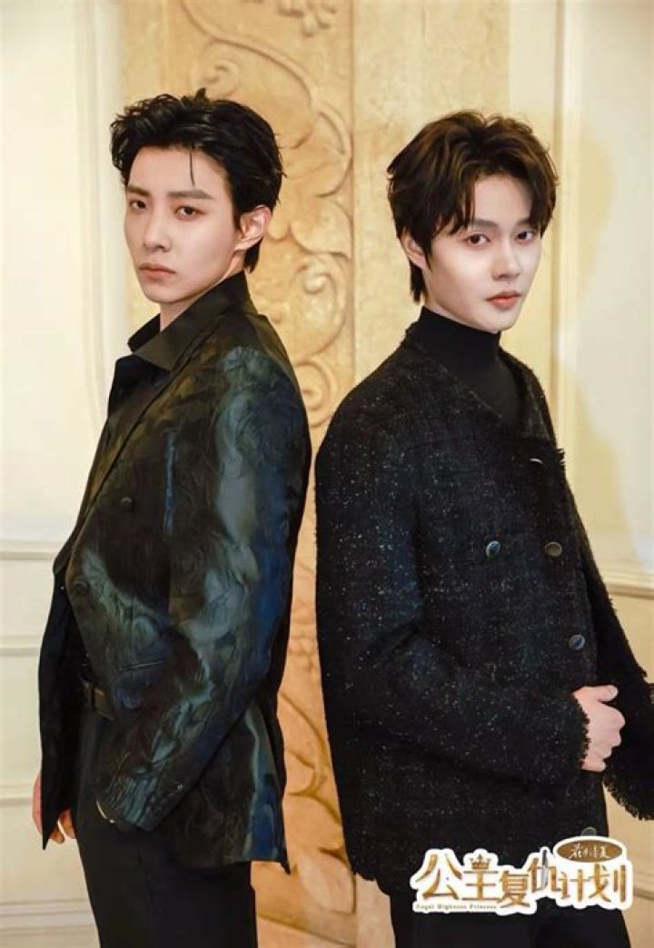 Philip Zhao (Movie Actor) - Umur, Ulang Tahun, Bio, Fakta, Keluarga, Kekayaan Bersih, Tinggi Badan & Lainnya