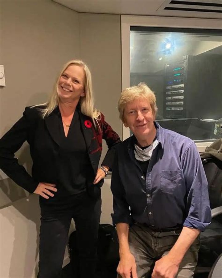 R.H. Thomson Biography, Age, Height, Wife, Net Worth, Family