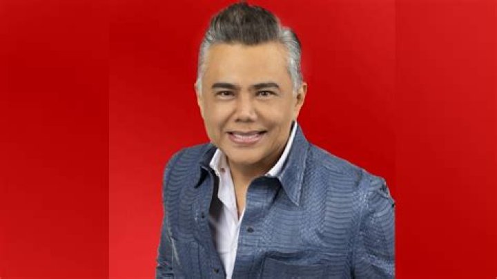 Raúl Brindis (Locutor de Radio) - Edad, cumpleaños, biografía, hechos, familia, patrimonio neto, altura y más