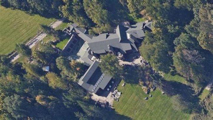 Richard B. Handler Biography, Age, Height, Wife, Net Worth, Family