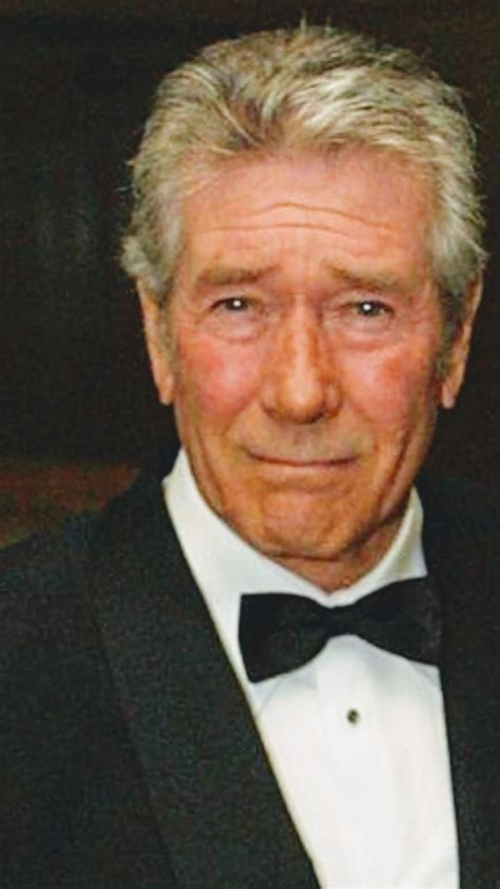 Robert Cummings (Movie Actor) - Age, Birthday, Bio, Facts, Family, Net Worth, Height & More