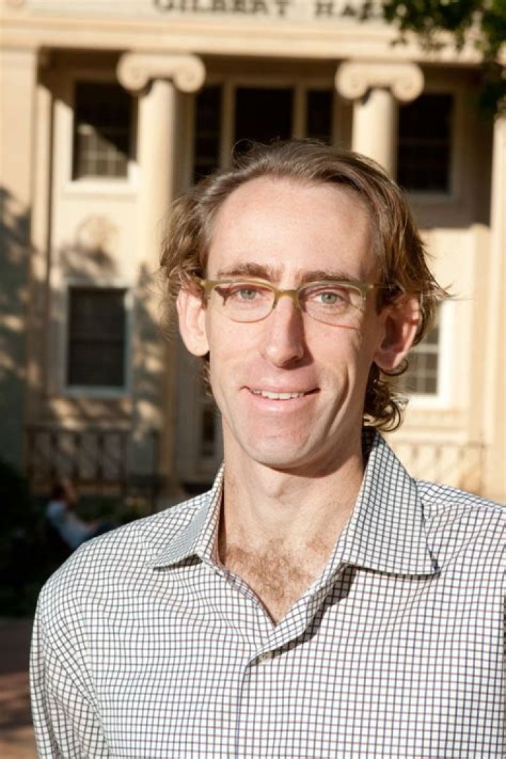 Robert Donner Biography, Age, Height, Wife, Net Worth, Family