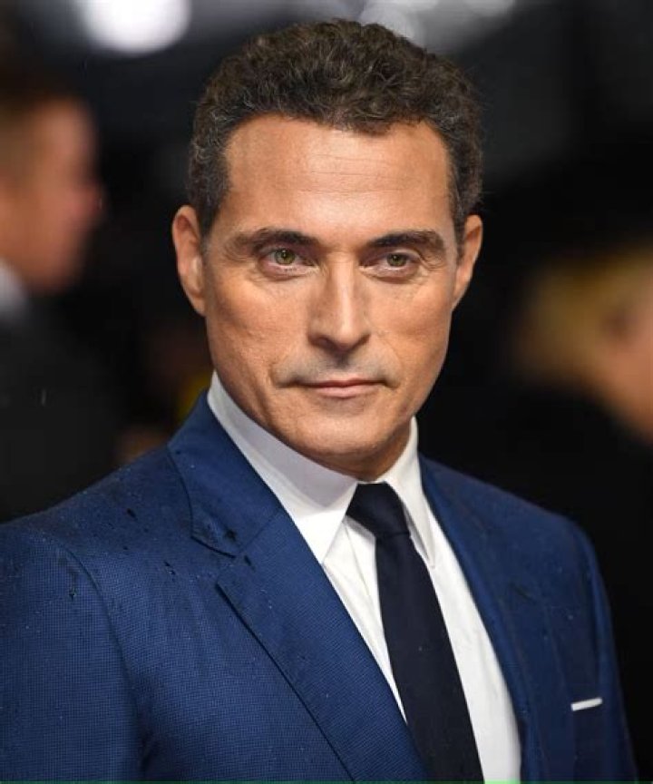 Rufus Sewell Biography, Age, Height, Wife, Net Worth, Family