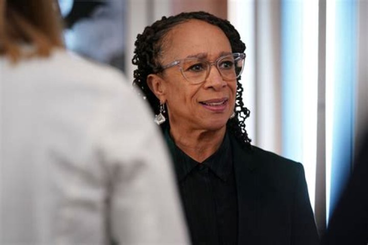 S. Epatha Merkerson Bio, Wiki, Age, Height, Weight Loss, Husband, Family, Illness and Net Worth