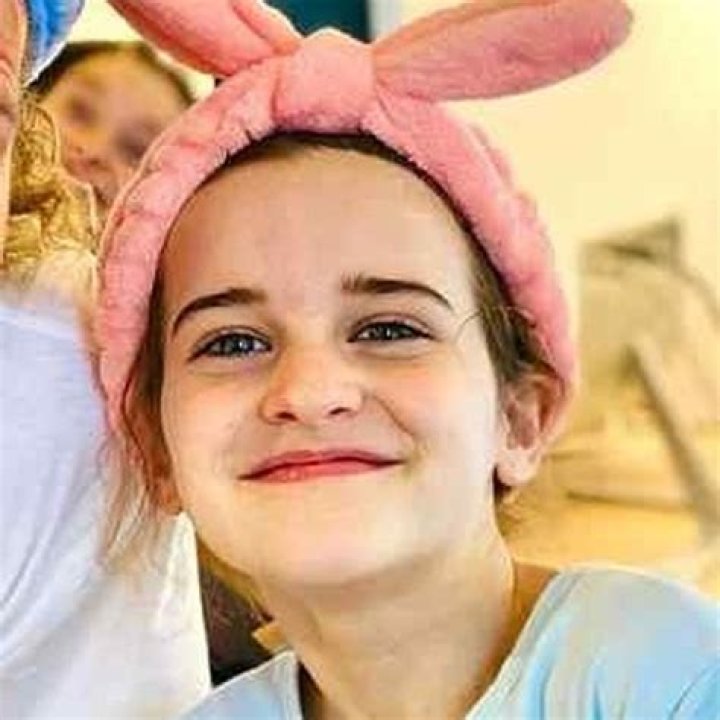 Sabre Norris (YouTube Star) - Age, Birthday, Bio, Facts, Family, Net Worth, Height & More