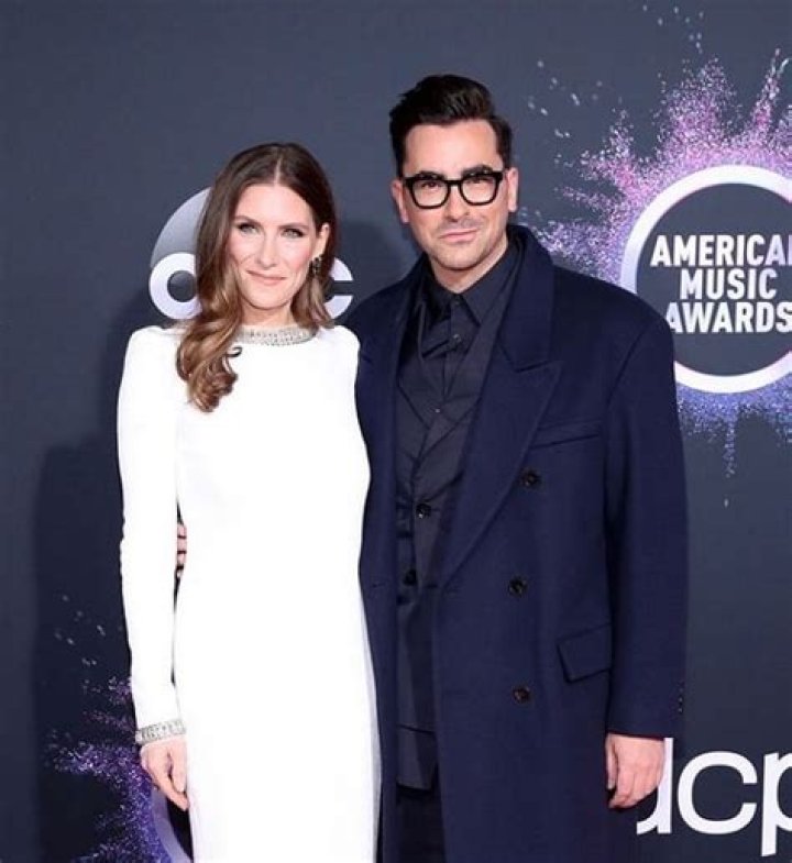 Sarah Levy Biography, Age, Height, Husband, Net Worth, Family